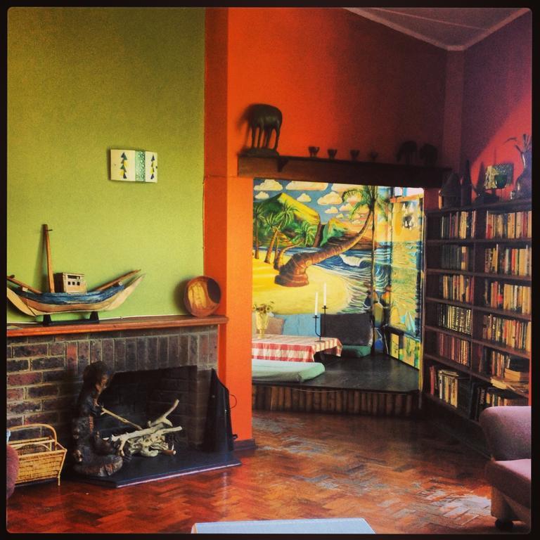 Jungle Monkey Backpackers Hostel Port Saint John's Bagian luar foto