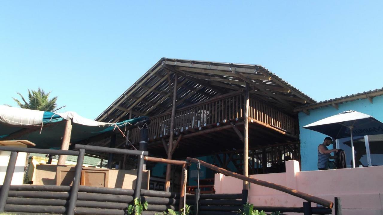 Jungle Monkey Backpackers Hostel Port Saint John's Bagian luar foto